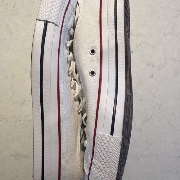Converse Chuck Taylor All Star Low
Optical White - WIDE Fit - Size 11 m / 13 w - Picture 6 of 9